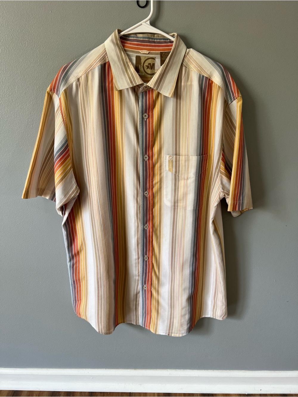 Mecca Lg.Men’s Short-Sleeve Vertical Stripe Button-Down Shirt Retro Vibe- Flawed